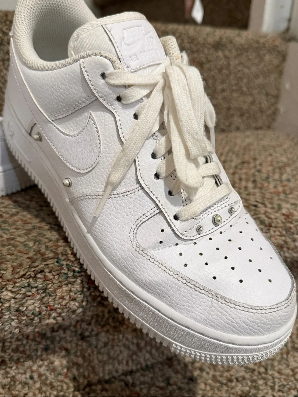 Nike White Low-Top Leather Sneakers with Swoosh